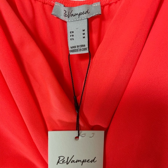 💞 NWT ReVamped Coral Romper Ladies size Medium - Picture 2 of 8